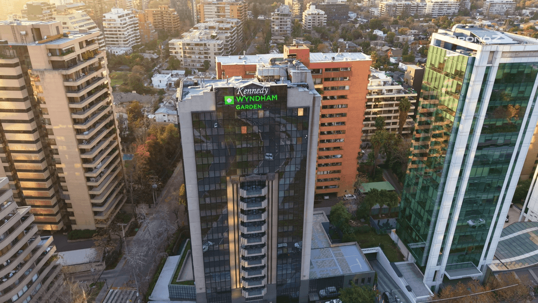 Hoteles Plaza René Schneider